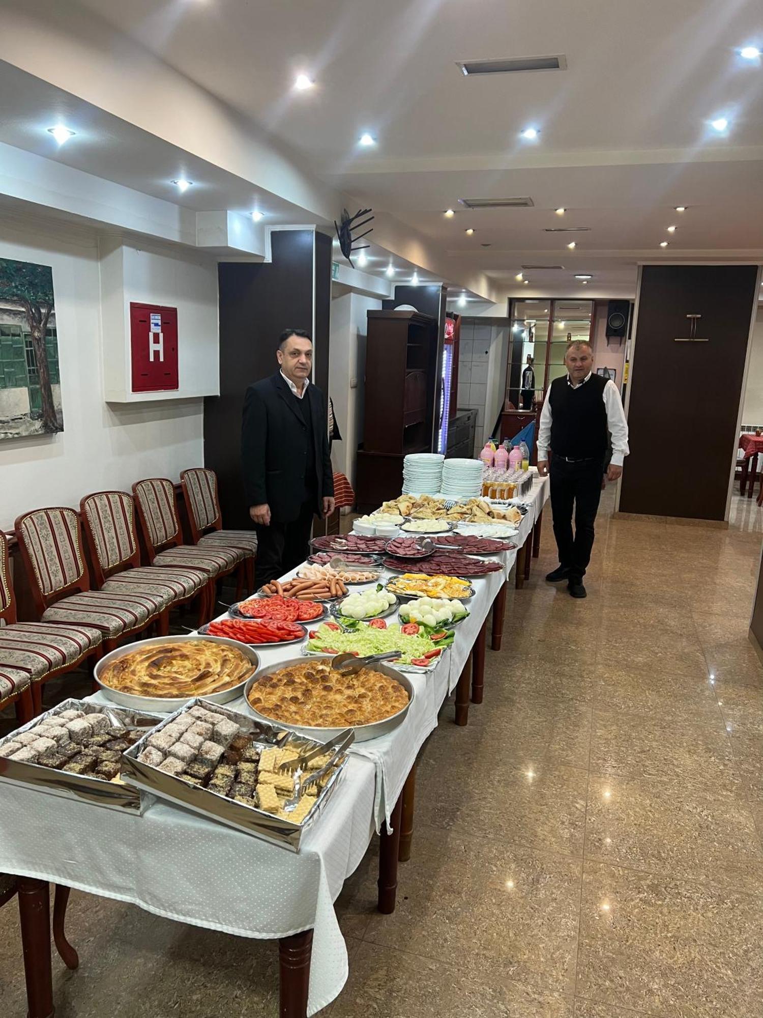 נובי פאזאר Hotel Atlas מראה חיצוני תמונה