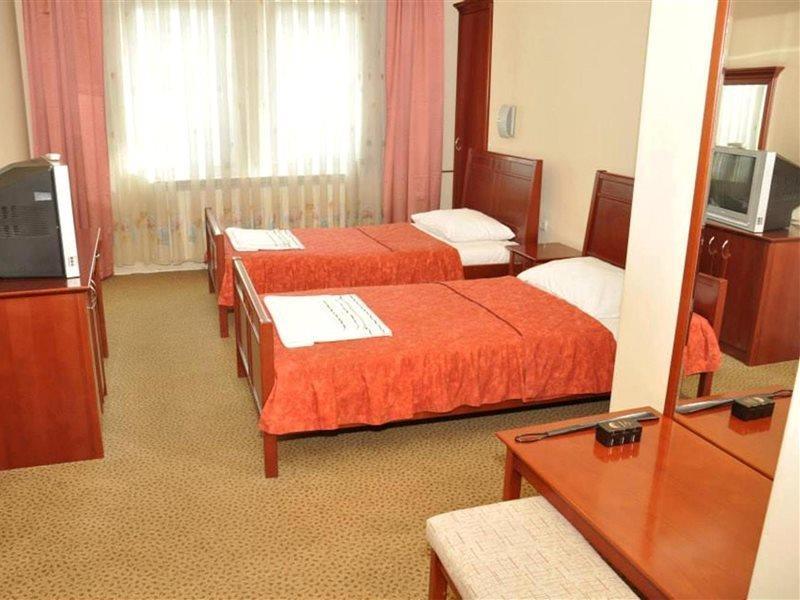 נובי פאזאר Hotel Atlas מראה חיצוני תמונה