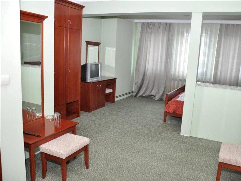 נובי פאזאר Hotel Atlas מראה חיצוני תמונה