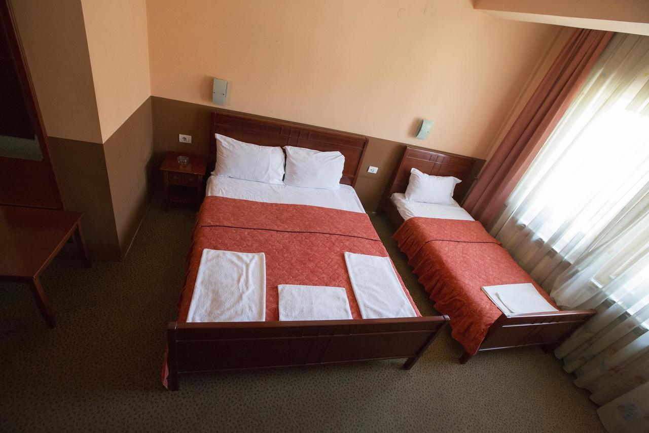 נובי פאזאר Hotel Atlas מראה חיצוני תמונה
